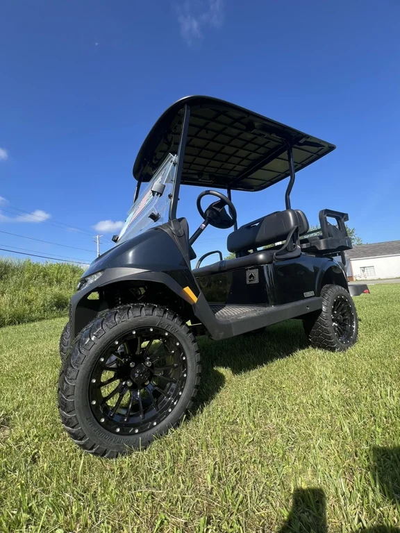 2026 E-Z-GO RXV ELiTE Lithium thumb 3