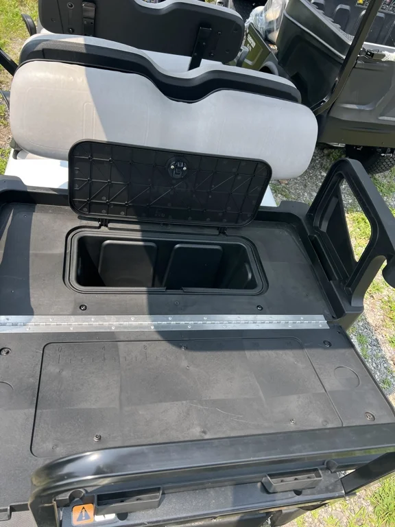 2025 Cushman Shuttle 6 Gas thumb 4