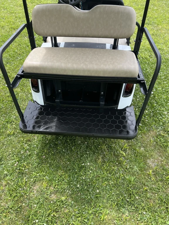 2021 E-Z-GO RXV ELiTE Lithium thumb 3