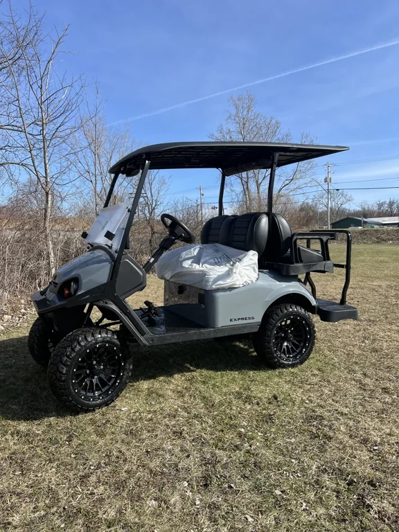 2026 E-Z-GO Express thumb 2