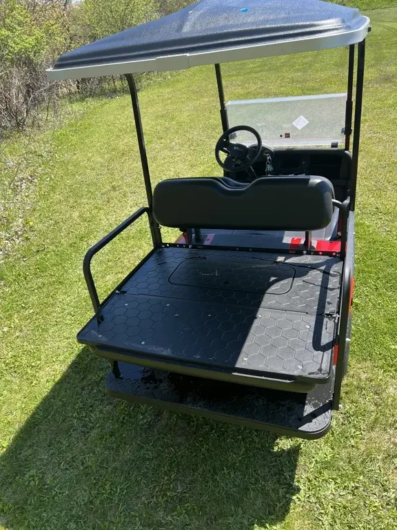 2021 E-Z-GO RXV thumb 3