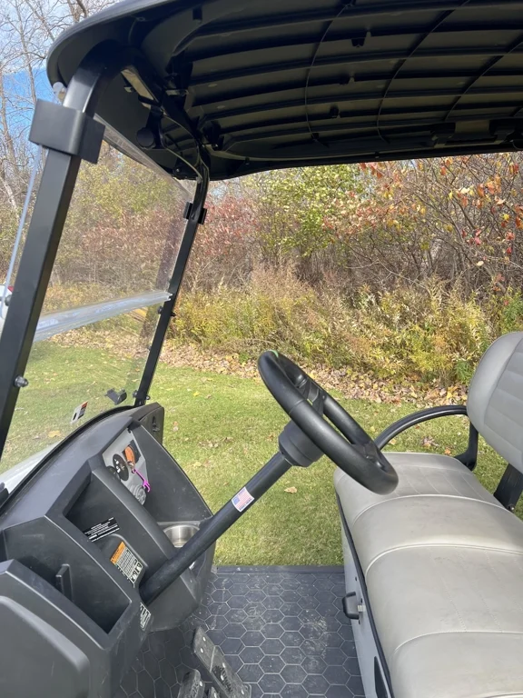 2022 E-Z-GO Express thumb 3