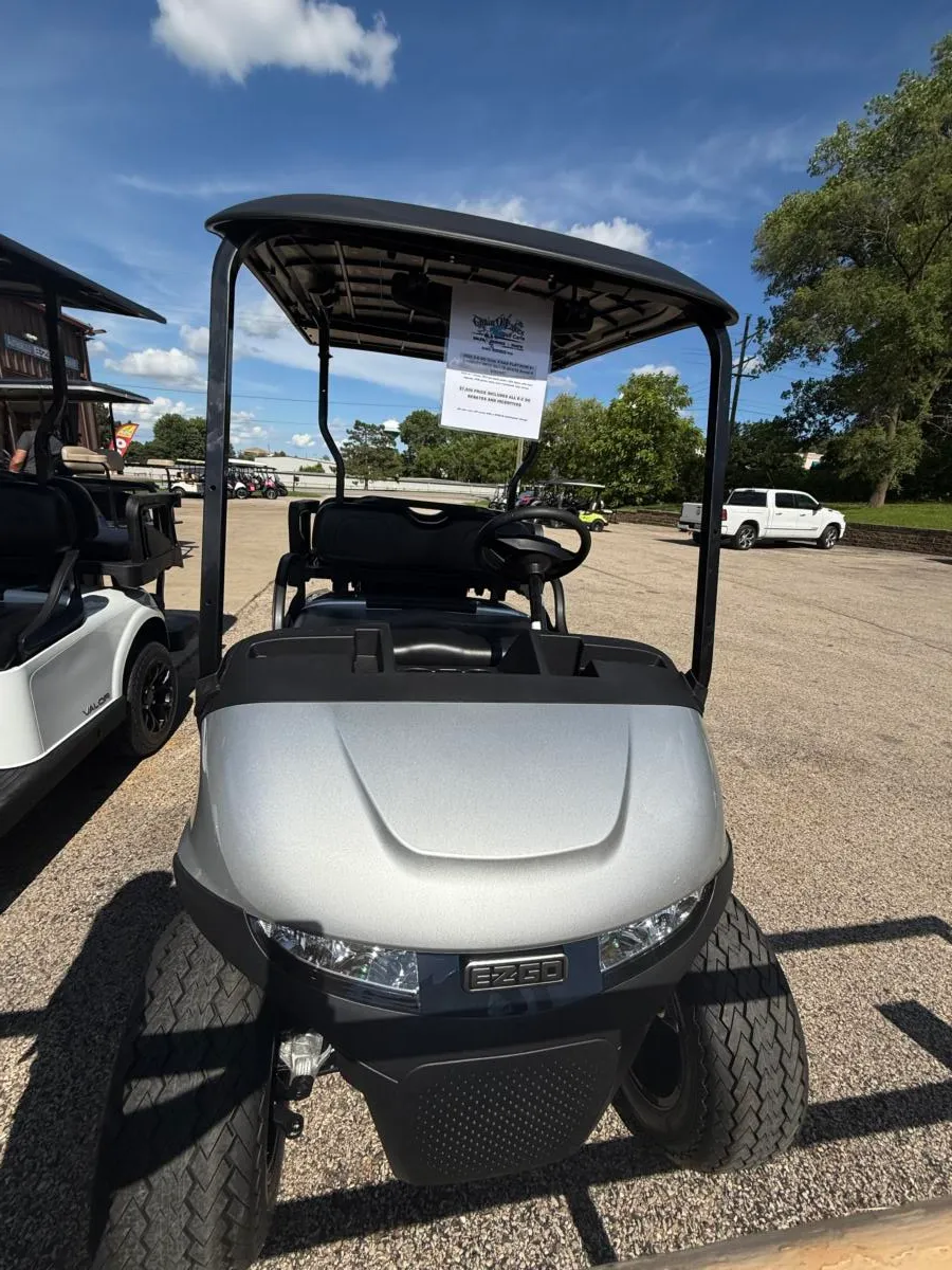 2026 E-Z-GO Valor 4 Passenger thumb 2