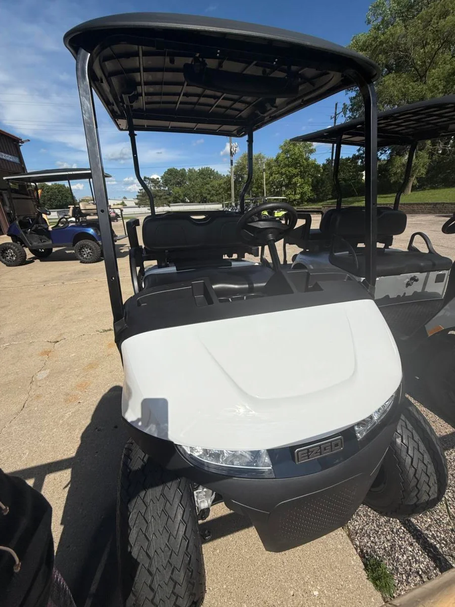 2026 E-Z-GO Valor 4 Passenger thumb 2