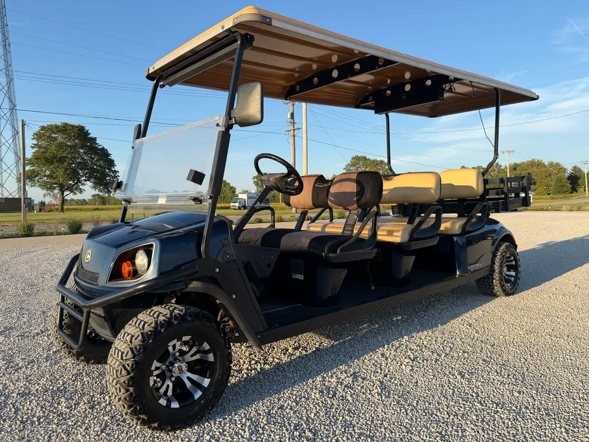 2018 Cushman Shuttle 8 photo 1