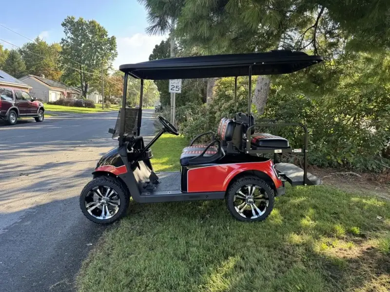 2022 E-Z-GO RXV thumb 4