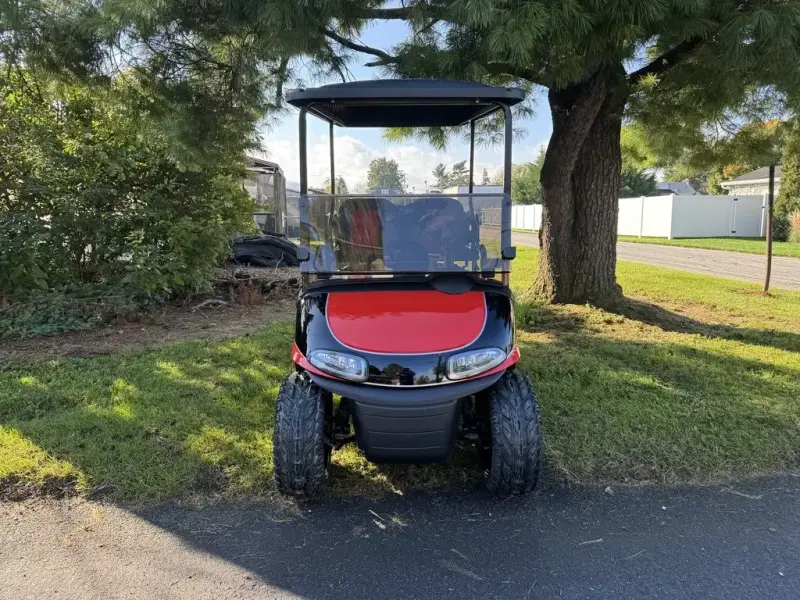 2022 E-Z-GO RXV thumb 2