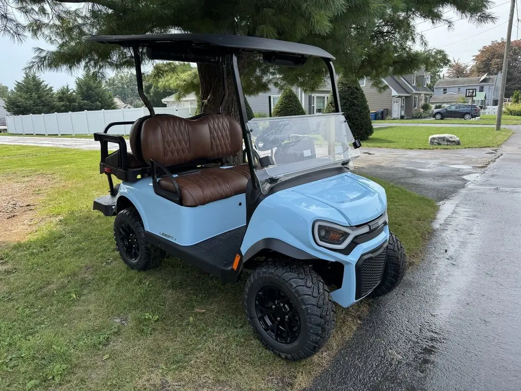 2027 E-Z-GO Liberty thumb 3