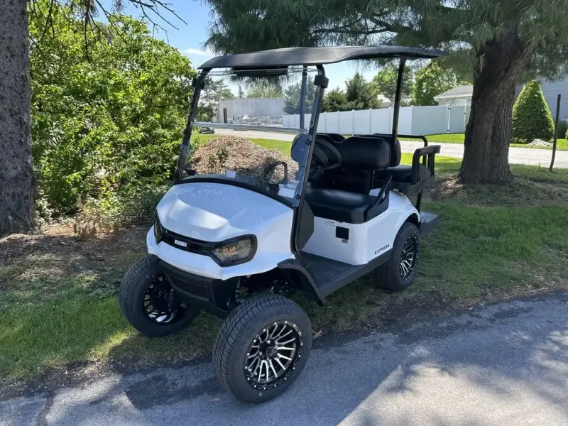 2026 E-Z-GO Express thumb 1