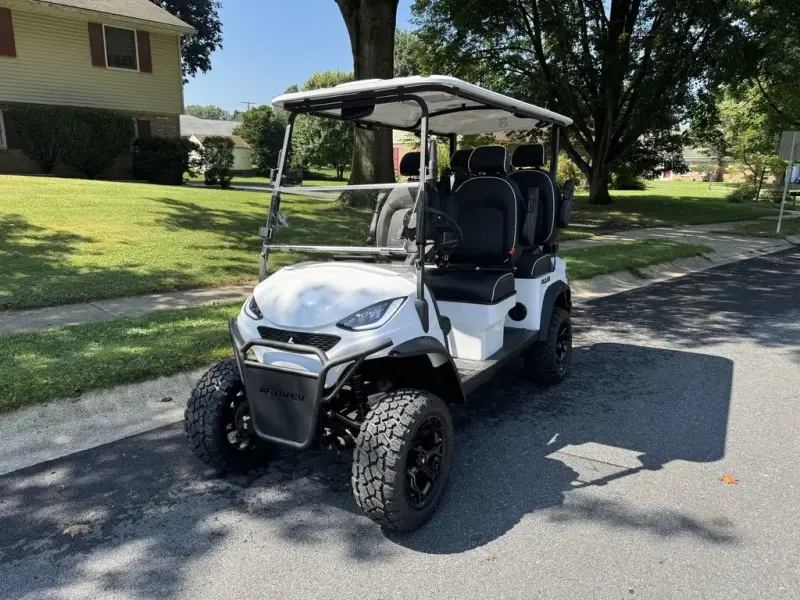 2026 Activev 4 Forward Lifted photo 1