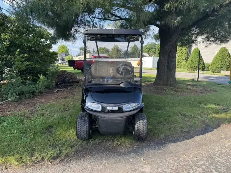2022 E-Z-GO RXV ELiTE Lithium thumb 2