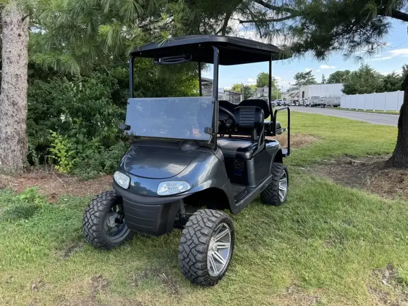 2017 E-Z-GO RXV thumb 1