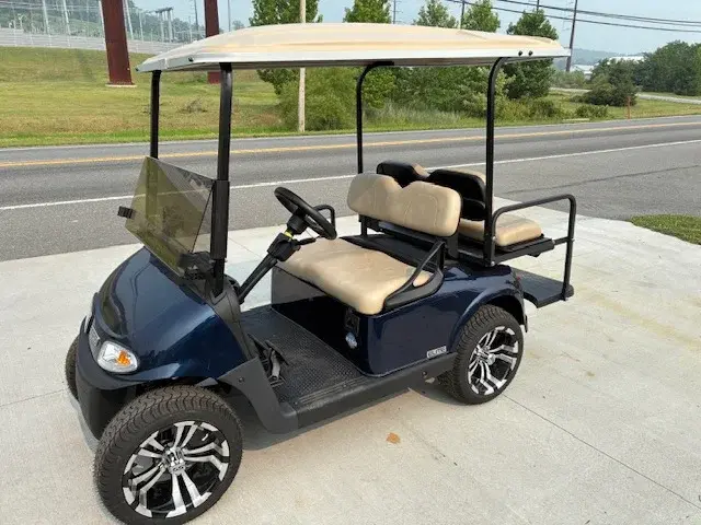 2021 E-Z-GO RXV ELiTE Lithium thumb 3