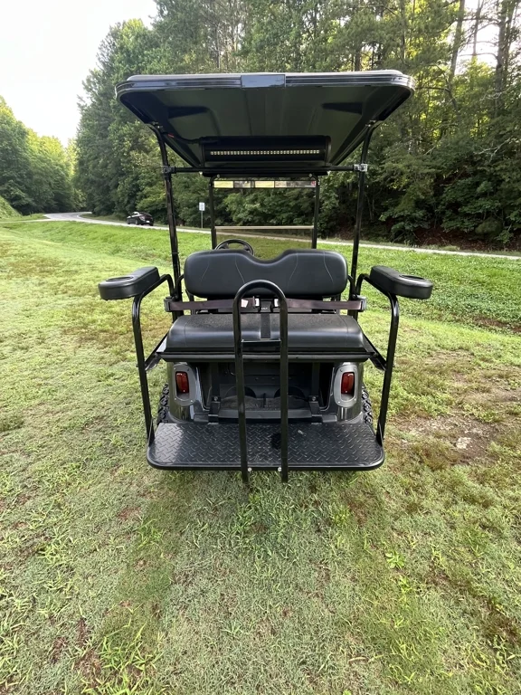 2016 E-Z-GO RXV thumb 3