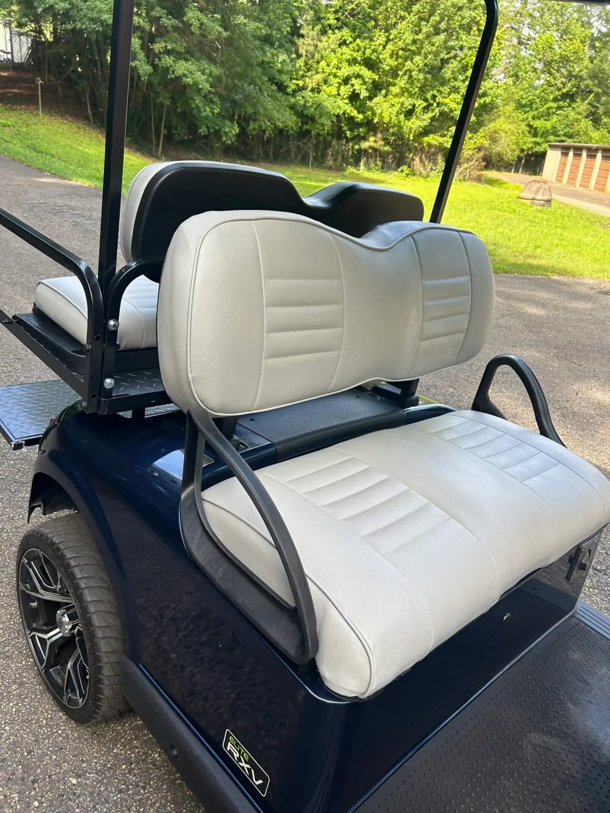 2021 E-Z-GO RXV ELiTE Lithium thumb 3