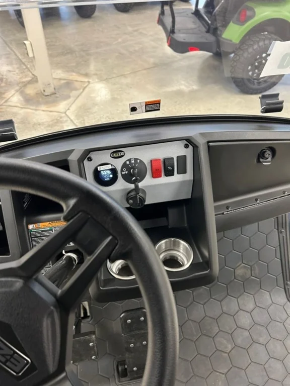2025 E-Z-GO Liberty ELiTE Lithium thumb 3