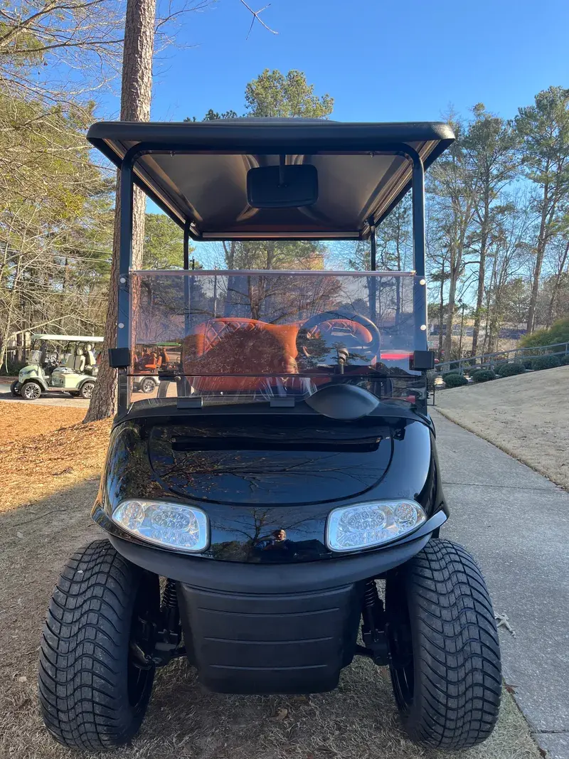 2026 E-Z-GO RXV ELiTE Lithium thumb 2