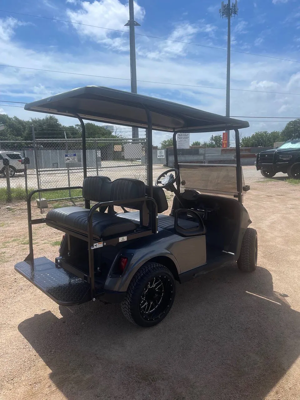 2020 E-Z-GO RXV ELiTE Lithium thumb 3