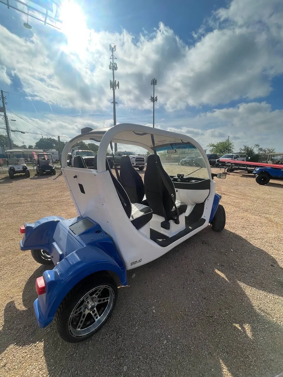 2014 GEM e4 Lithium Ion thumb 3