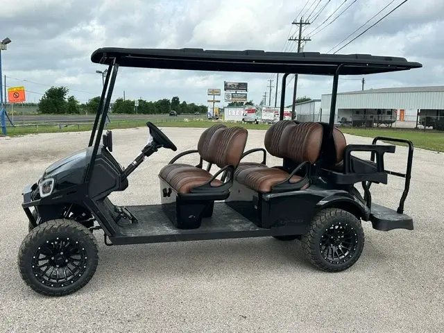 2026 E-Z-GO Express Tech Package thumb 2