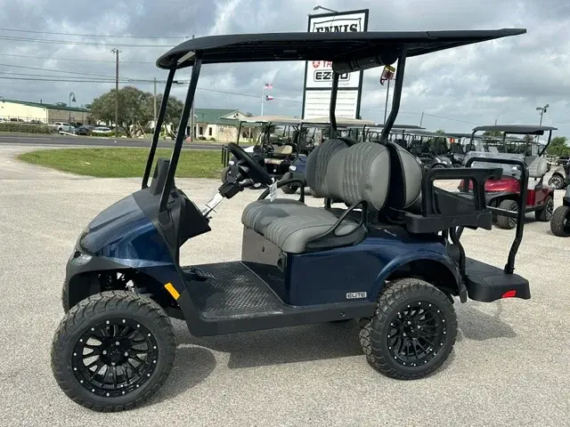 2026 E-Z-GO RXV ELiTE Lithium photo 1