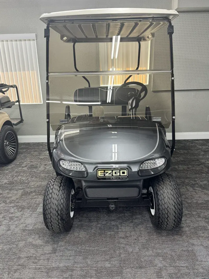 2002 E-Z-GO TXT photo 1