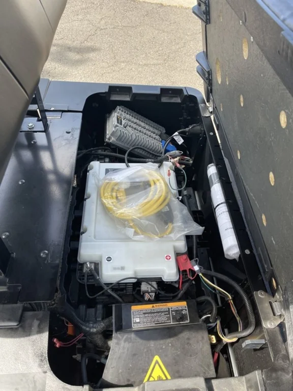 2023 Cushman Shuttle 2+2 thumb 4