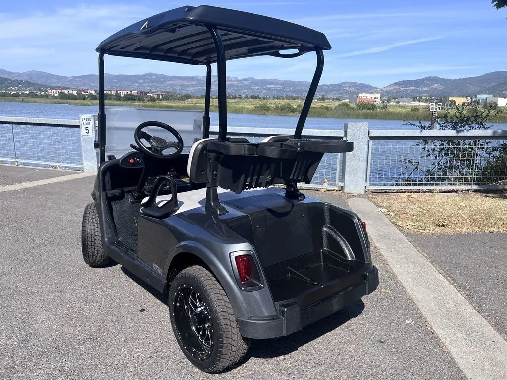 2020 E-Z-GO Freedom ELiTE Lithium thumb 3