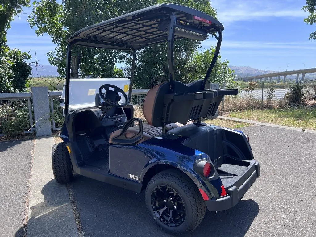 2026 E-Z-GO Freedom ELiTE Lithium thumb 3