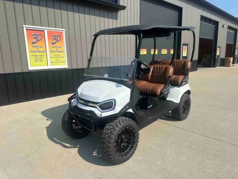 2027 E-Z-GO Liberty ELiTE Lithium photo 1