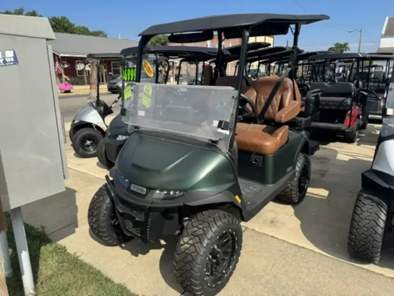 2026 E-Z-GO RXV ELiTE Lithium photo 1