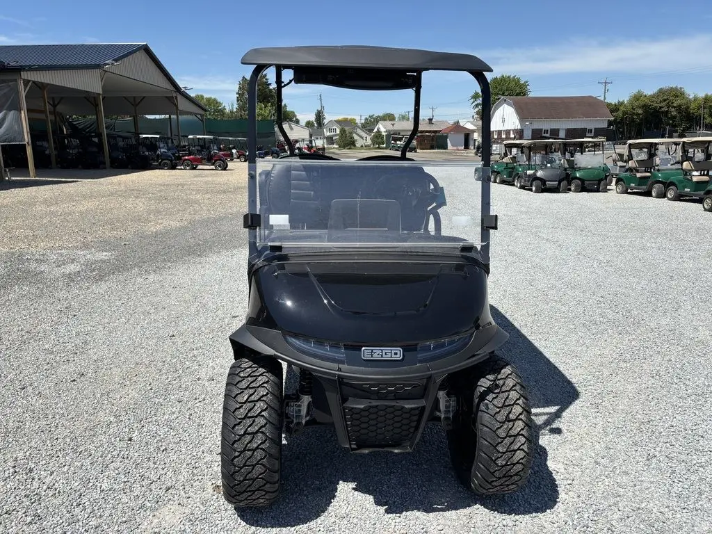 2026 E-Z-GO RXV ELiTE Lithium thumb 4