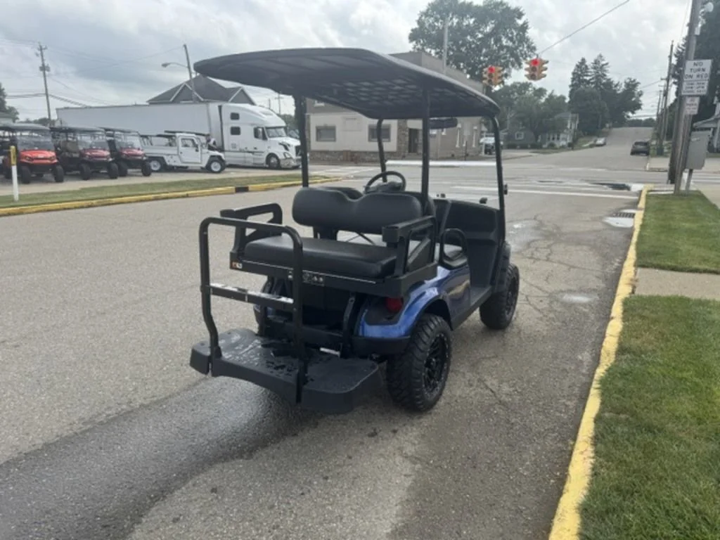 2026 E-Z-GO Express thumb 4