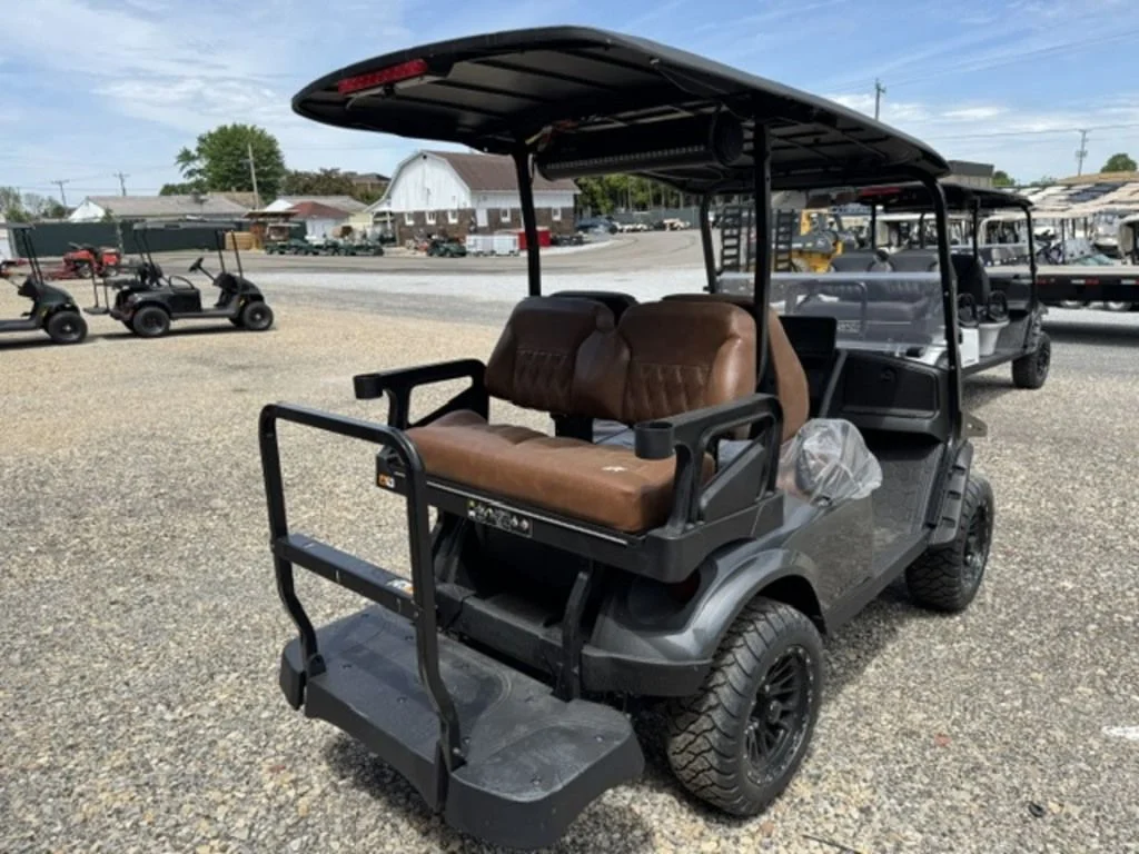 2026 E-Z-GO Express thumb 4