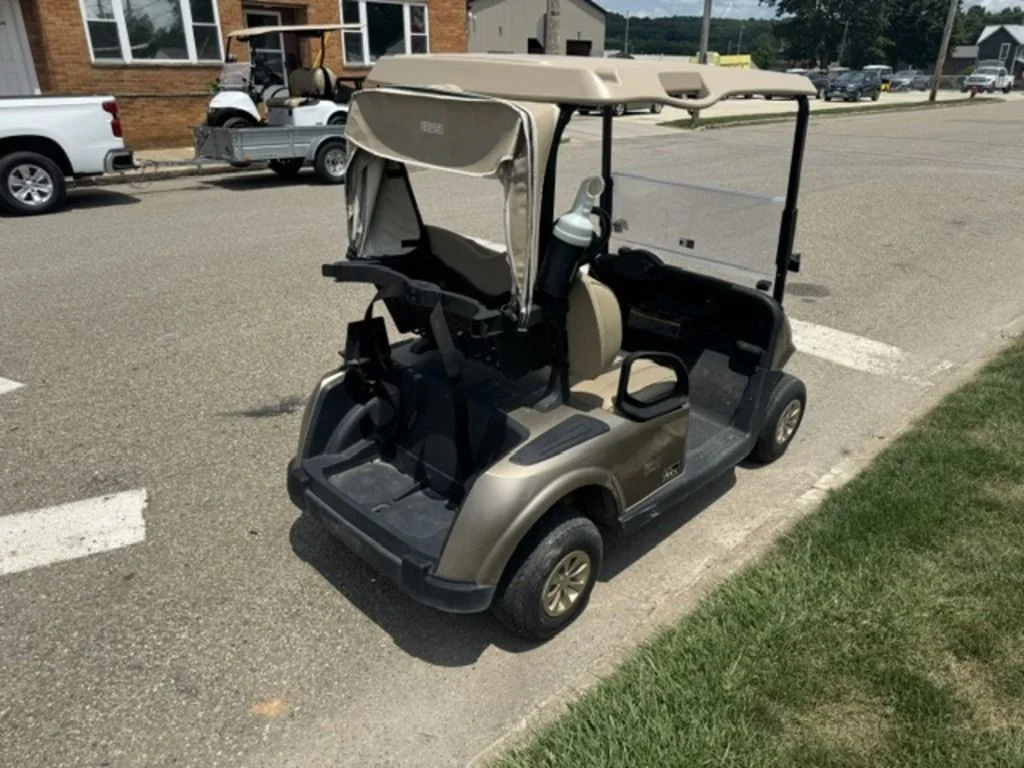 2020 E-Z-GO RXV ELiTE Lithium thumb 4