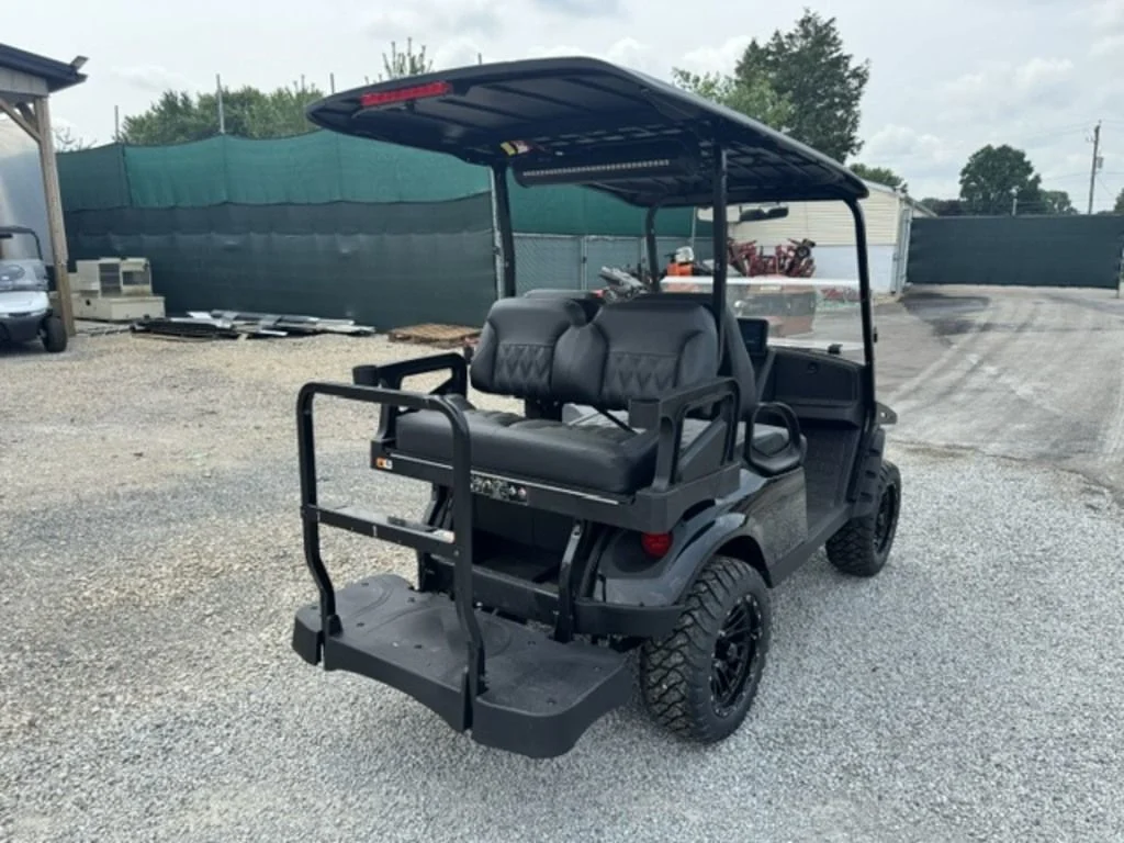 2027 E-Z-GO Express thumb 4