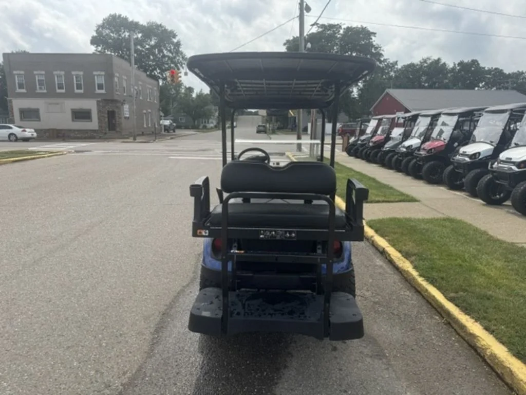 2026 E-Z-GO Express thumb 3