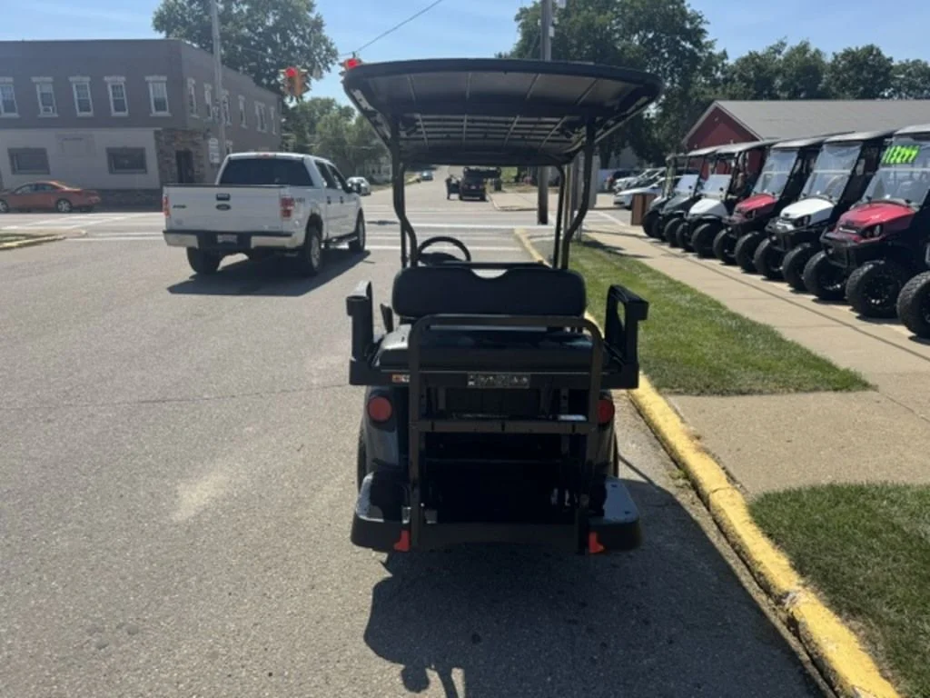 2026 E-Z-GO RXV ELiTE Lithium thumb 3