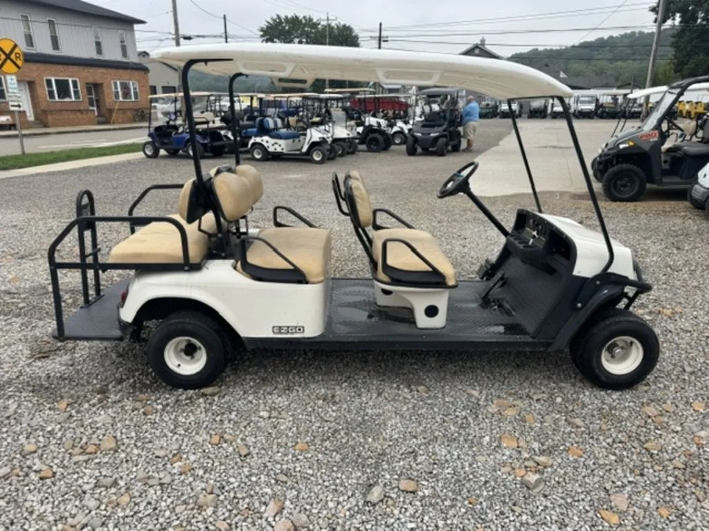 2014 Cushman Shuttle 6 Gas thumb 4