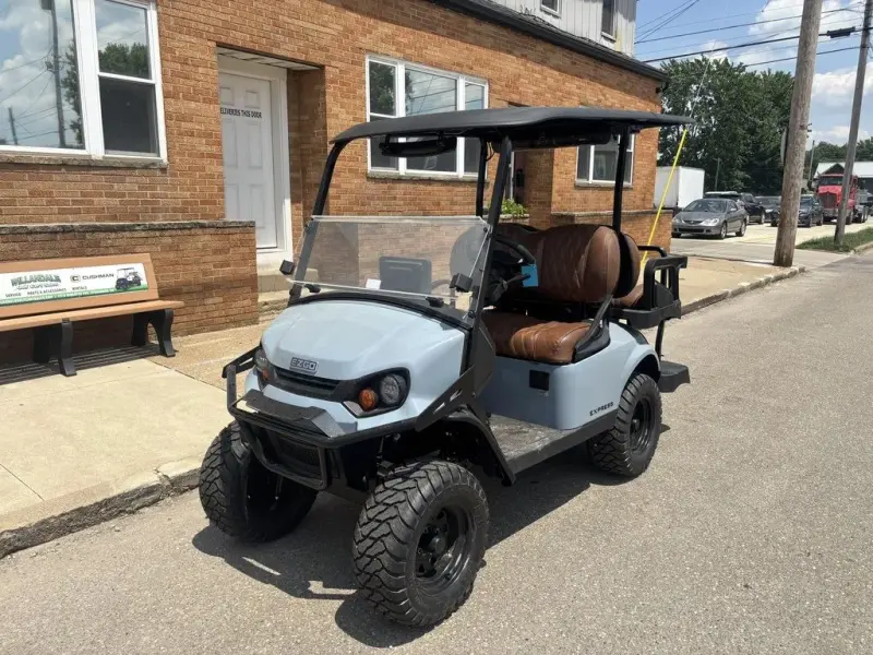 2026 E-Z-GO Express thumb 1