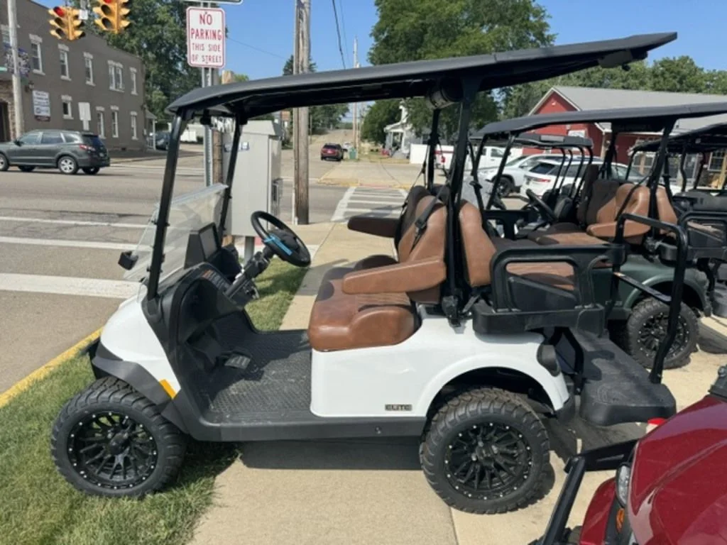 2026 E-Z-GO RXV ELiTE Lithium thumb 2
