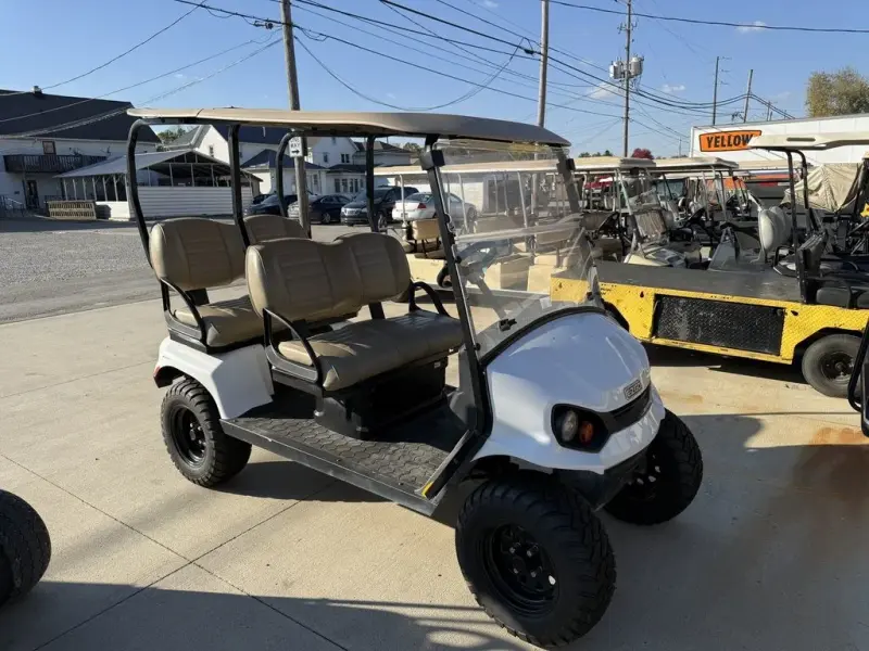 2023 E-Z-GO Liberty photo 1