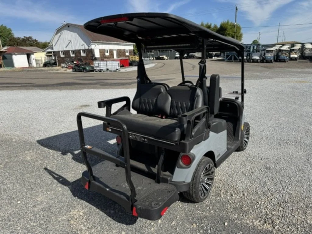 2026 E-Z-GO RXV ELiTE Lithium thumb 4