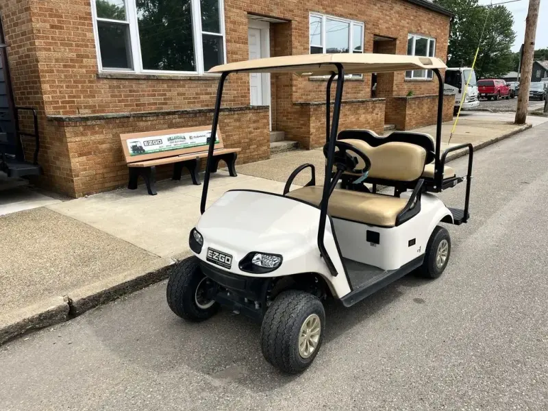 2021 E-Z-GO TXT photo 1
