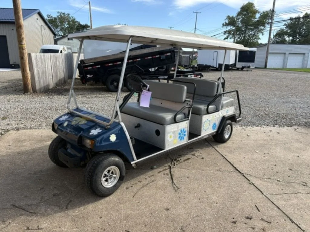 2001 Club Car Villager photo 1