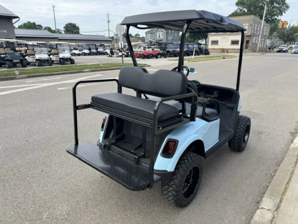 2020 E-Z-GO RXV ELiTE Lithium thumb 4