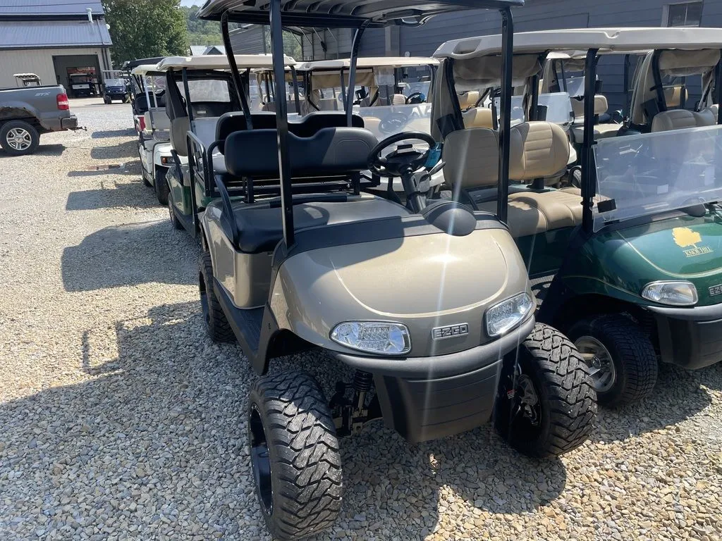 2020 E-Z-GO RXV ELiTE Lithium thumb 4