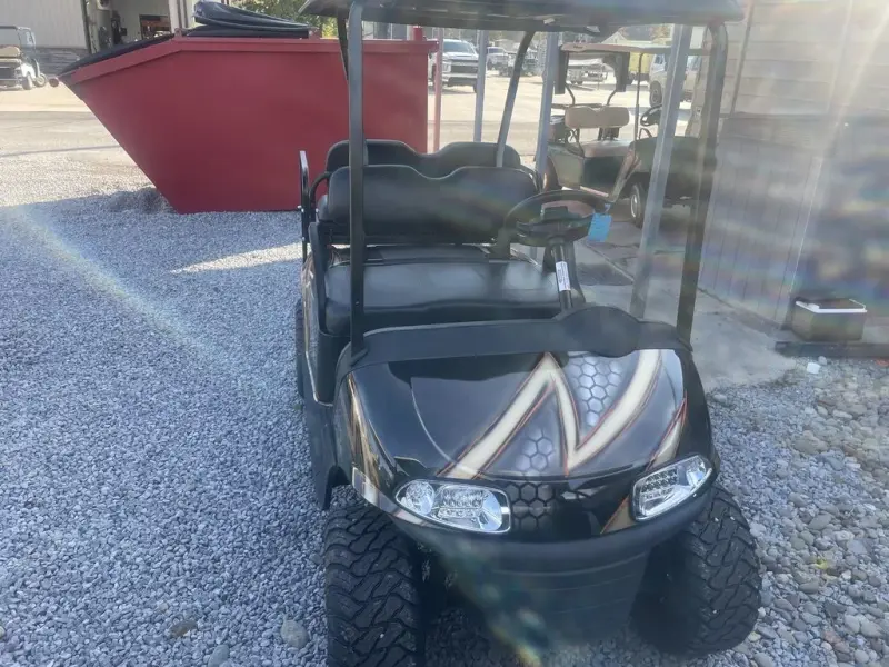 2021 E-Z-GO RXV thumb 4