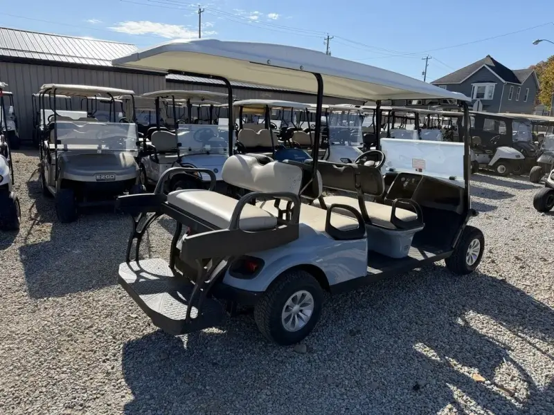 2021 E-Z-GO Express thumb 3