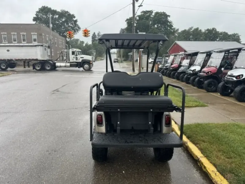 2020 E-Z-GO RXV ELiTE Lithium thumb 3